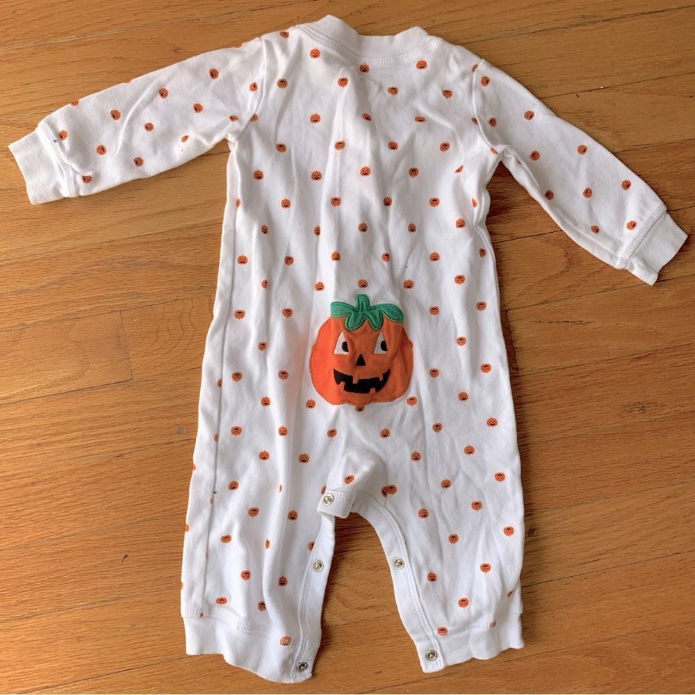 Halloween Pumpkin Sleeper Size 9 Months w/ Snaps